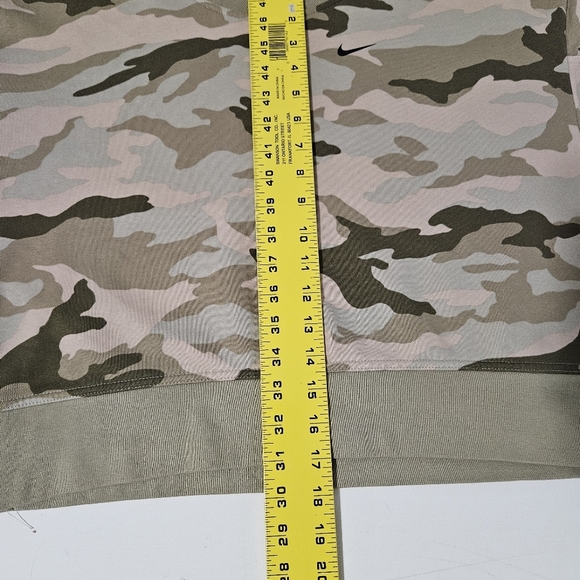Nike Crew Neck WomensTraining Long Sleeve Camo Dri Fit Size XS Oversized - Picture 5 of 6